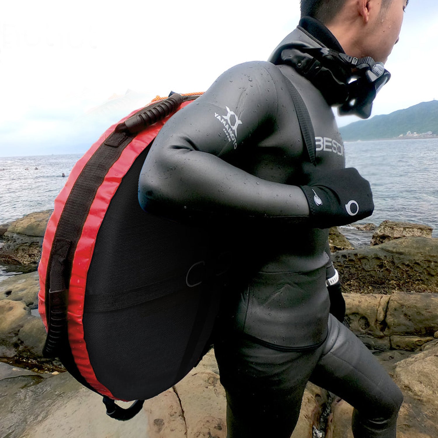 O2 Donut 8 Handle Buoy
